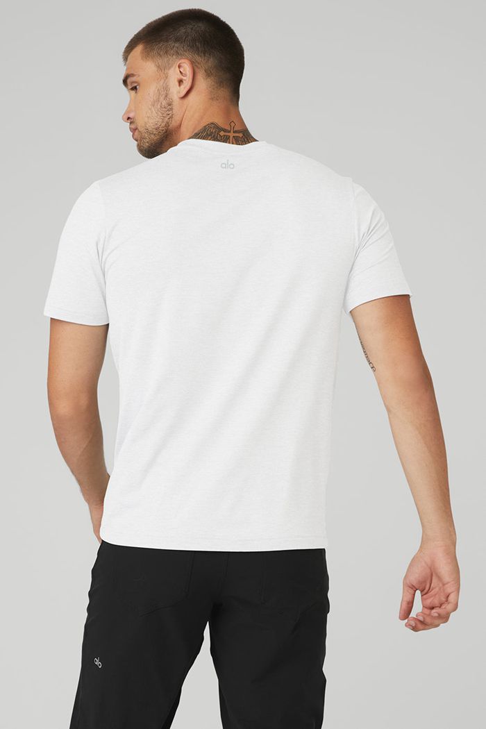 Alo Yoga Conquer Reform Crewneck Short Sleeve Herr Vita | 5904362-CR