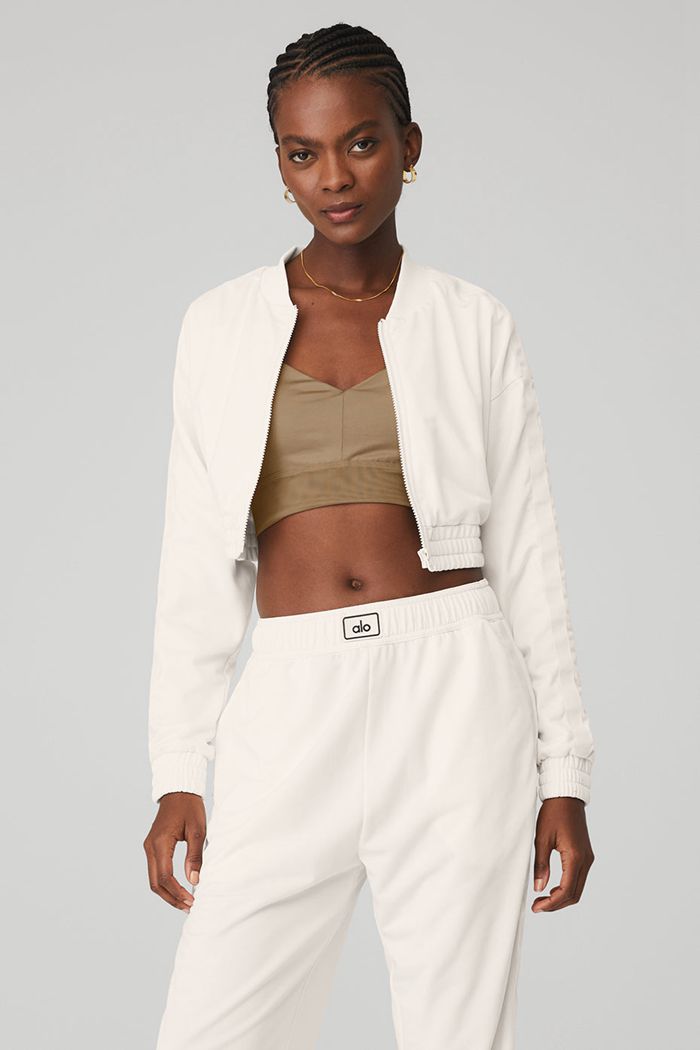 Alo Yoga Cropped Prizewinner Jacka Dam Vita | 4057136-YJ