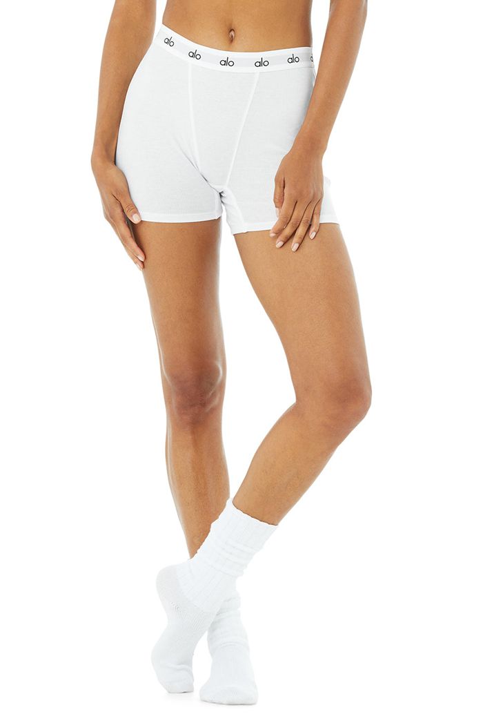 Alo Yoga Icon Ribbed Boy Short Dam Vita | 4057132-ZU