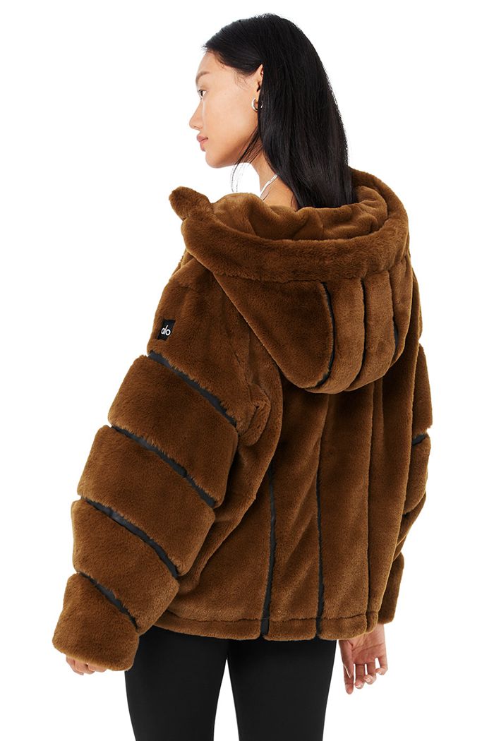 Alo Yoga Knock Out Faux Fur Jacka Dam Choklad | 6958017-HT