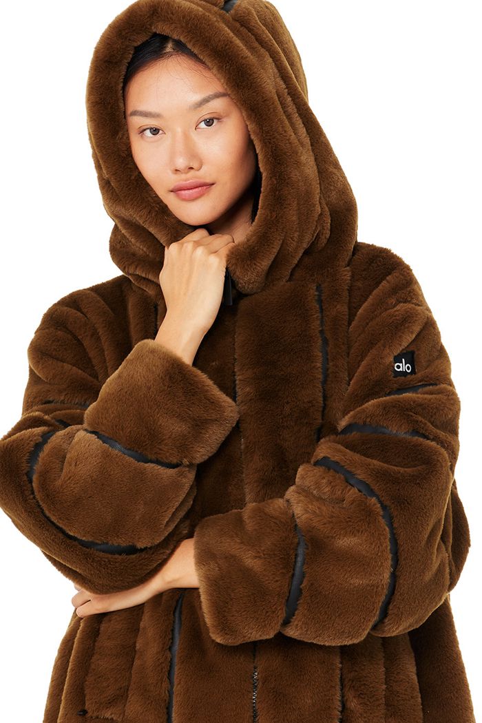 Alo Yoga Knock Out Faux Fur Jacka Dam Choklad | 6958017-HT