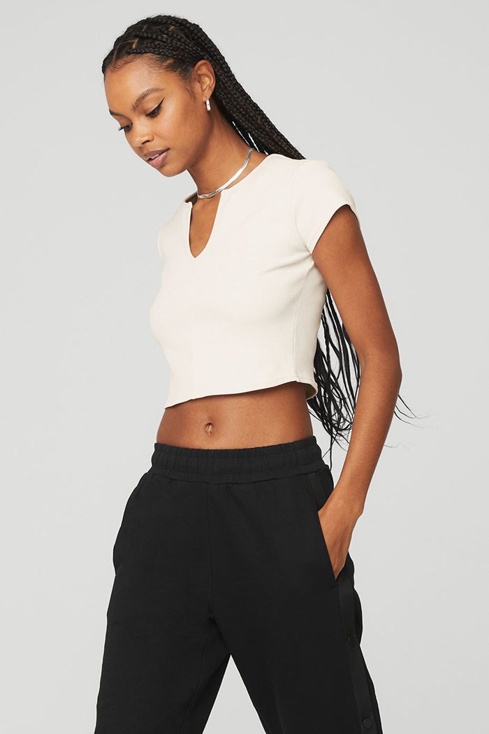 Alo Yoga Ribbed Cropped Savvy Short Sleeve Dam Vita | 4506732-IA