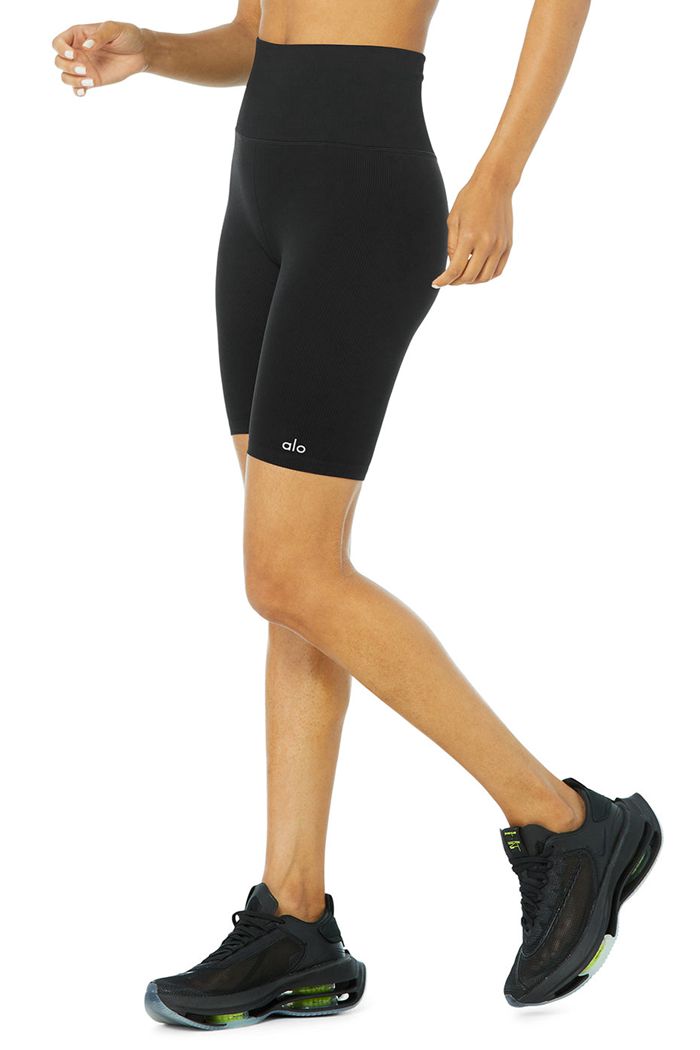 Alo Yoga Seamless High-Midja Ribbed Biker Short Dam Svarta | 0254731-HG