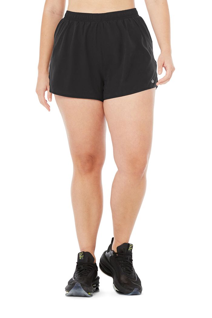 Alo Yoga Stride Löpar Short Dam Svarta | 2796148-CN