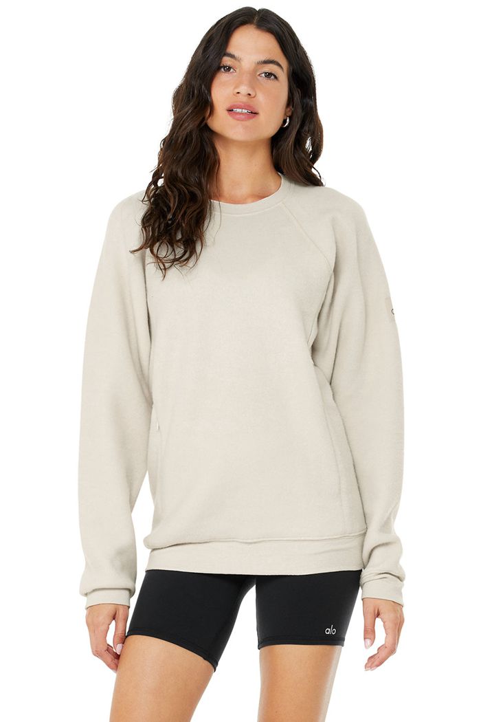 Alo Yoga Triumph Crew Neck Sweatshirt Long Sleeve Dam Beige | 1708634-BU